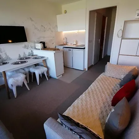 Renove Aux Pieds Terrasse דירה